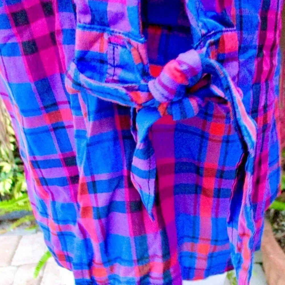 ✨NWOT✨ Express Plaid Top - Picture 3 of 6